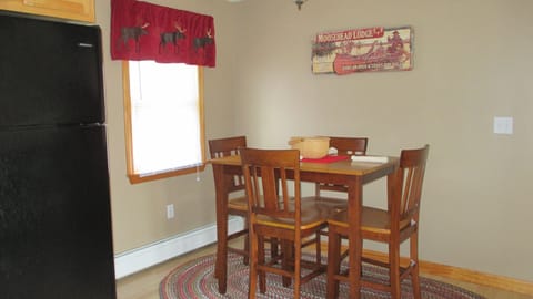 Dining area with seating for 4
