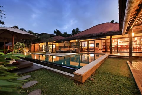 Great Offer! 4bed Villa Seminyak Prime