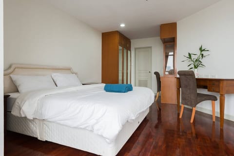 Amazing 2BR @BTS Emporium harbor & sky v
