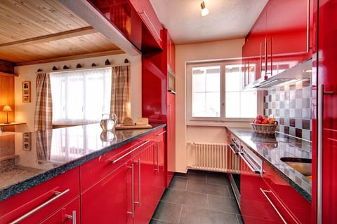 Upper floor Kitchen with granite work surface