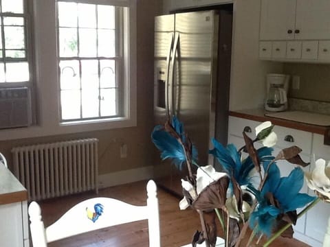 Stainless refrigerator/freezer