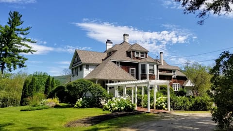 Welcome to Nirvana Manor!