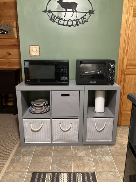 Kitchenette micro and oven