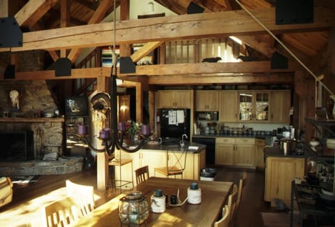 Open dining room & kitchen area