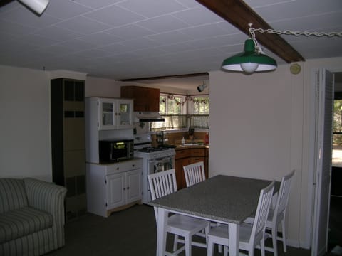 Dinning room table with 4 chairs