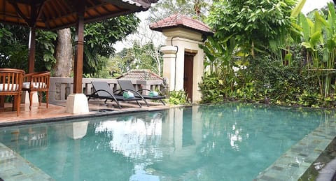 Stay in Prema & Premasari, private pool