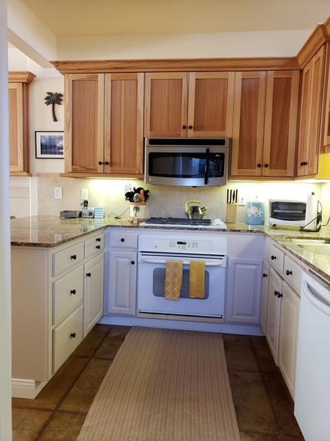 Fully equipped kitchen