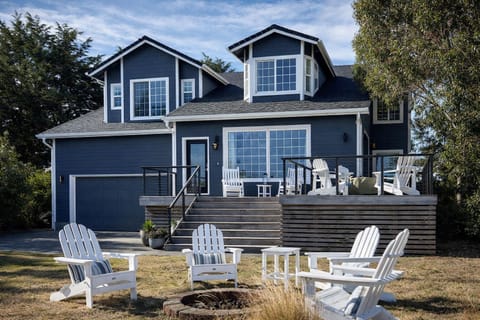 Hammond Hillton is ready to welcome you—coastal relaxation awaits