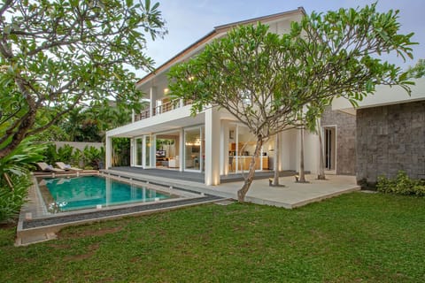 3 BR Pool Villa, Staff Service