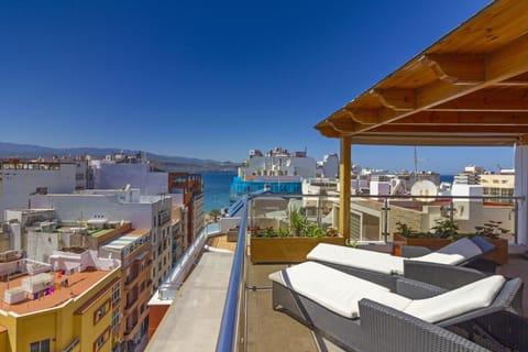 The Amazing 360 º terrace has views from the beach to the port 