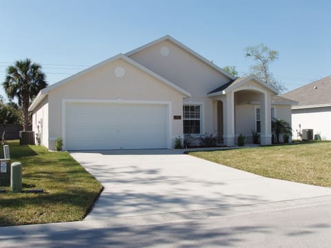 Outside Villa in Paradise Woods