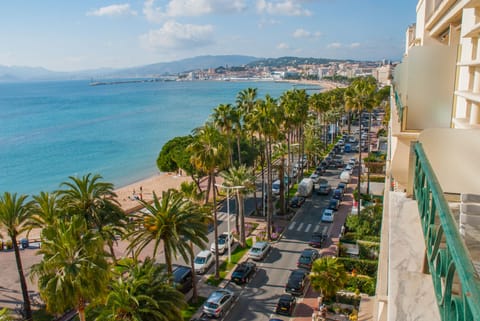 view from the loggia
vue de la terrasse