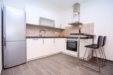 Modern, fully equipped kitchen