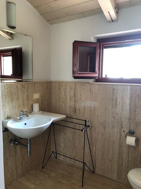 Ground floor bathroom 