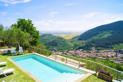 10metre pool with Stunning view of the town of Buti below, near restaurants