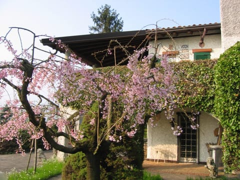 April at Villa La Briciola