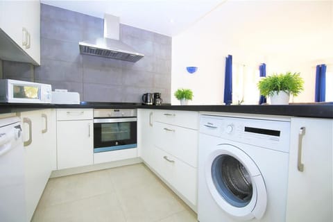 Fully equipped kitchen with all the appliances