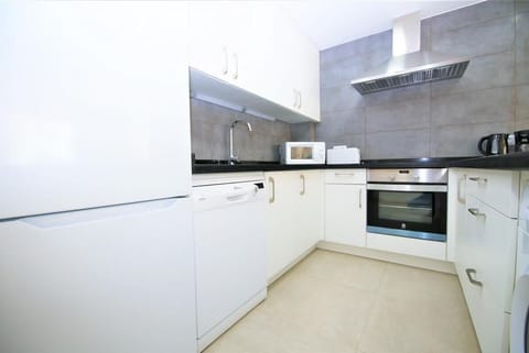 Another picture of the modern kitchen