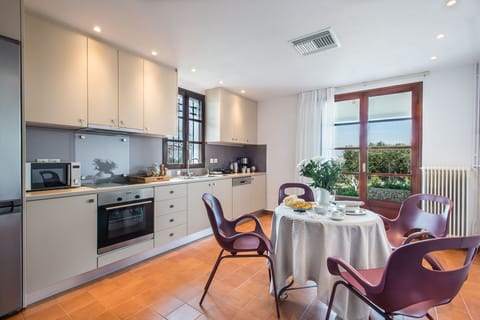 Kitchen on the ground floor with direct access to the garden