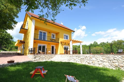 DETACHED HOLIDAY HOME WITH POOL - VILLA TIJARA, CROATIA