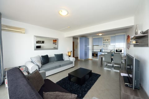 Living Room with 40 inch HD Television and Blu-Ray / DVD Player