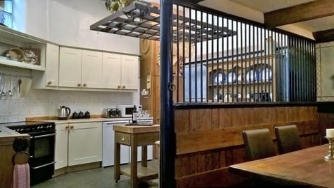 Kitchen (complete with original Victorian stables ironwork)