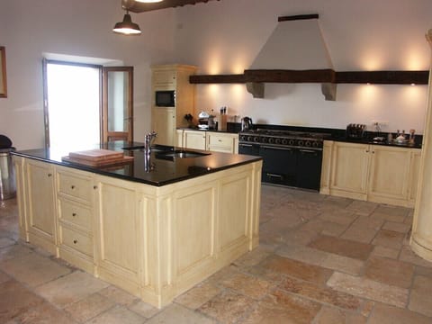 The spacious kitchen