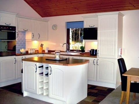 Country cottage fitted kitchen...