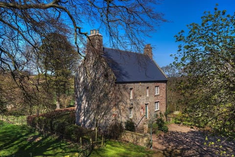 Exterior of Old Linthill
