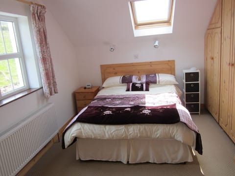 Main Ensuite Bedroom