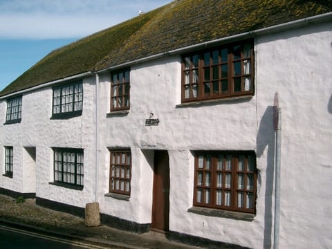 Tresco cottage