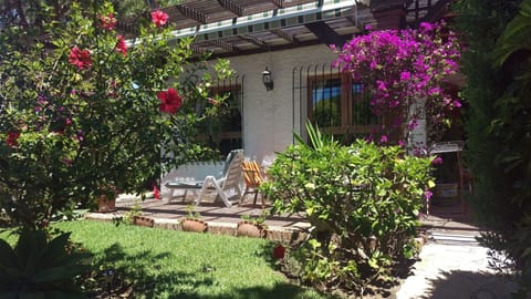 Very pretty, spacious and private two bedroom, two bathroom villa close to beach