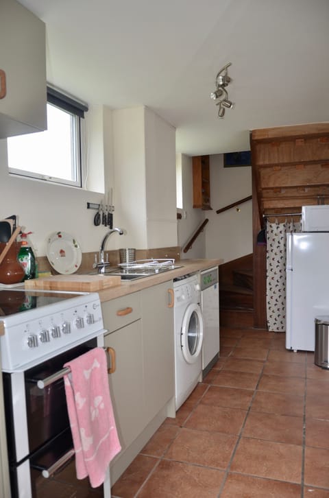 kitchen to staircase 