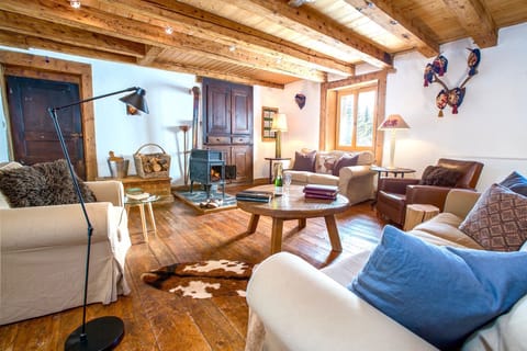 Living Room - Lazy Labrador Samoens Chalet 