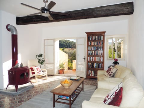 Spacious, bright and airy living room.