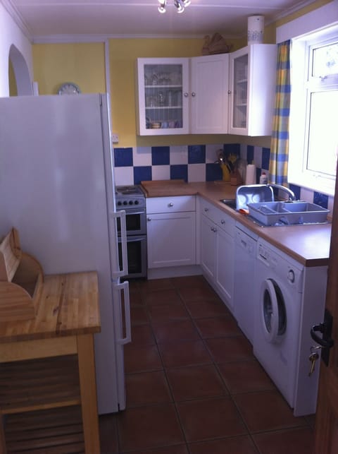 Well equipped kitchen 