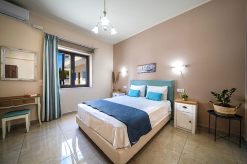 Iro Boutique Home 1