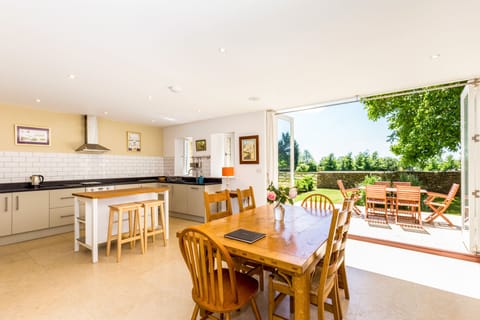 Dining and kitchen, Small Barn with terrace