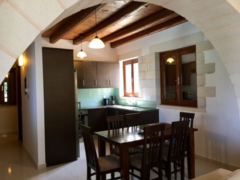 Well equipt kitchen dinner, perfect if you wish to dinning in