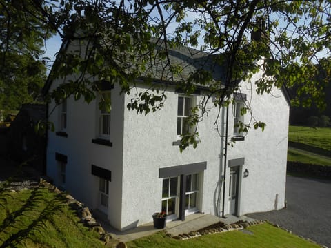 Gable and rear of Cottage.