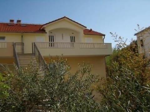 entrance to apartment