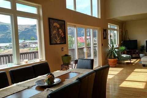 Main floor dining room