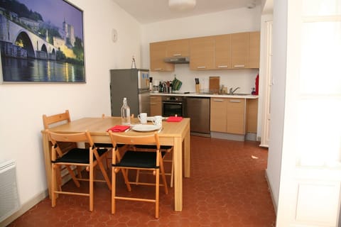 Ouvre sur le patio / Opens onto the patio