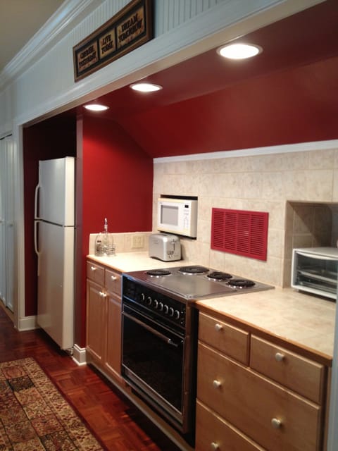 A fully equipped kitchen