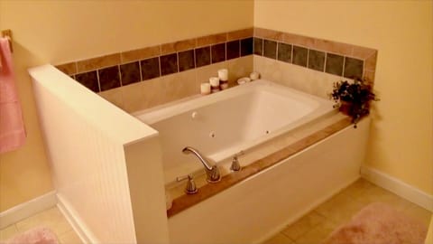 Suite - Jacuzzi Tub