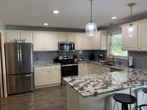 Kitchen|Blender|Crockpot|KueriglDrip Coffee Maker|ToasterlSpiceslcooking basics