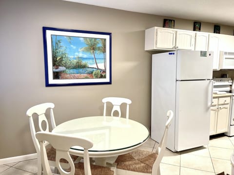 Kitchen with Dinette table (seats 4 additional guests)