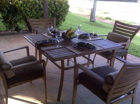 Dine on the lanai with an unobstructed view of the ocean!