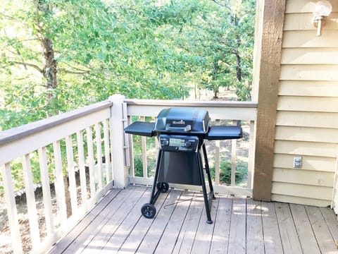 Outdoor Deck with Gas Grill