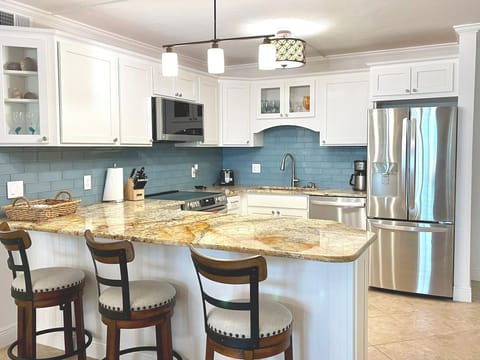 Seating on the island to enjoy breakfast, lunch or snacks.